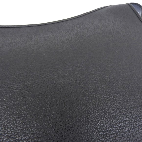 GUCCI Black Leather Shoulder Bag - Picture 4 of 9